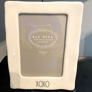 NEW Rae Dunn “XOXO” 5x7 Ceramic wall or Table Picture Frame.